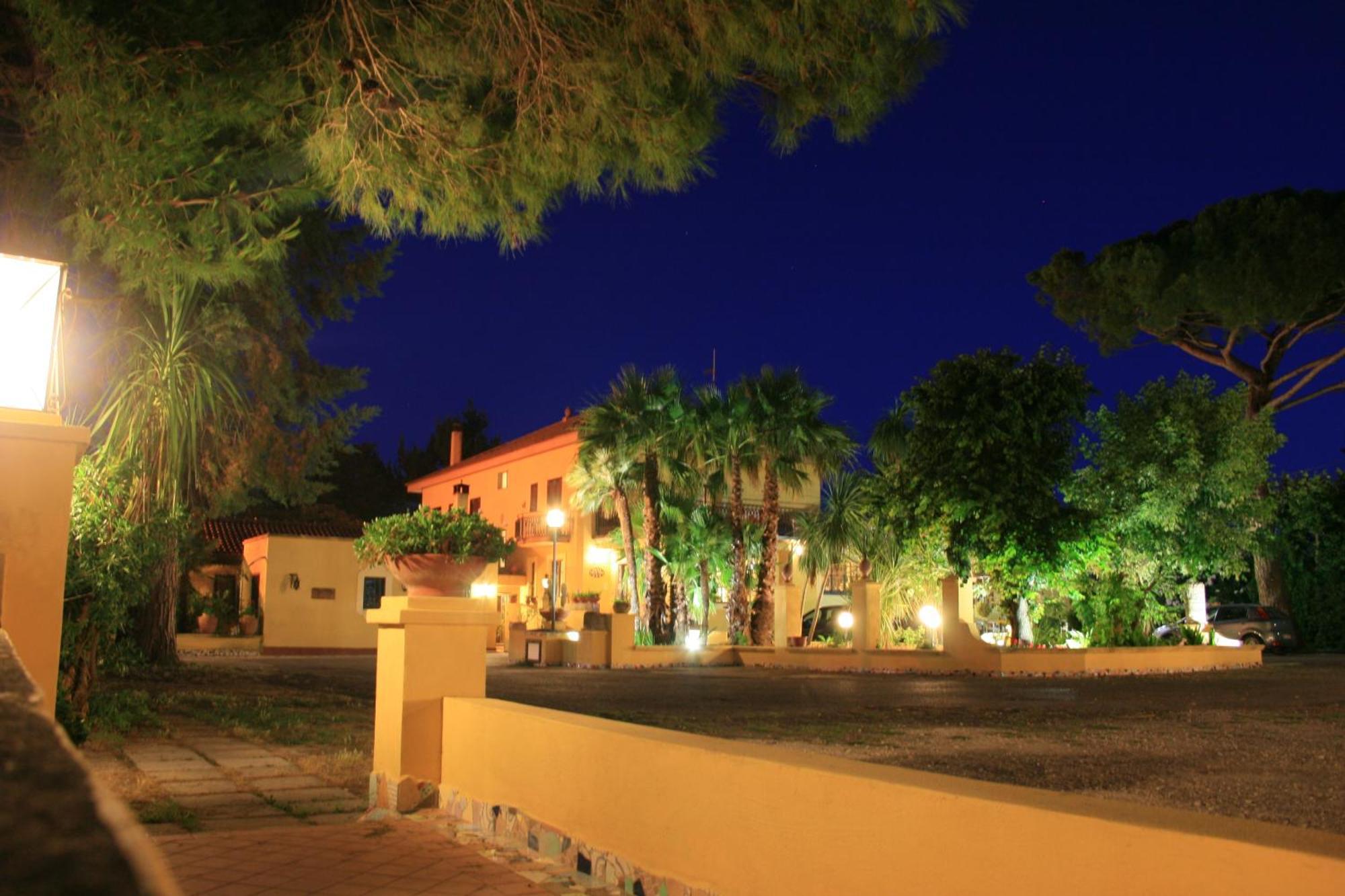 פסטום Hotel Villa Rita מראה חיצוני תמונה